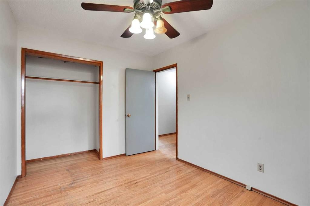 5404 Valentine Crescent Se, Calgary, AB - Indoor Photo Showing Other Room