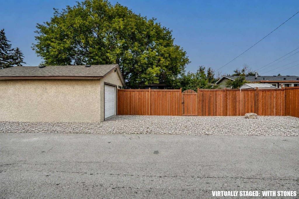 5404 Valentine Crescent Se, Calgary, AB - Outdoor