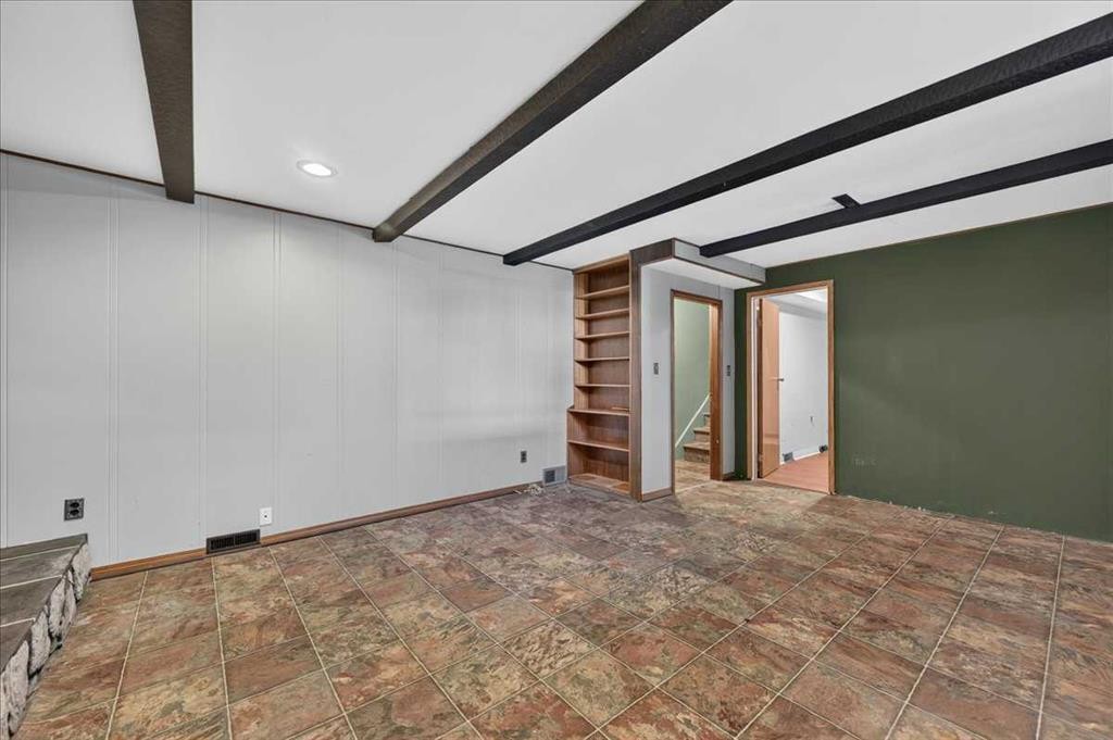 1739 19 Avenue Nw, Calgary, AB - Indoor Photo Showing Other Room
