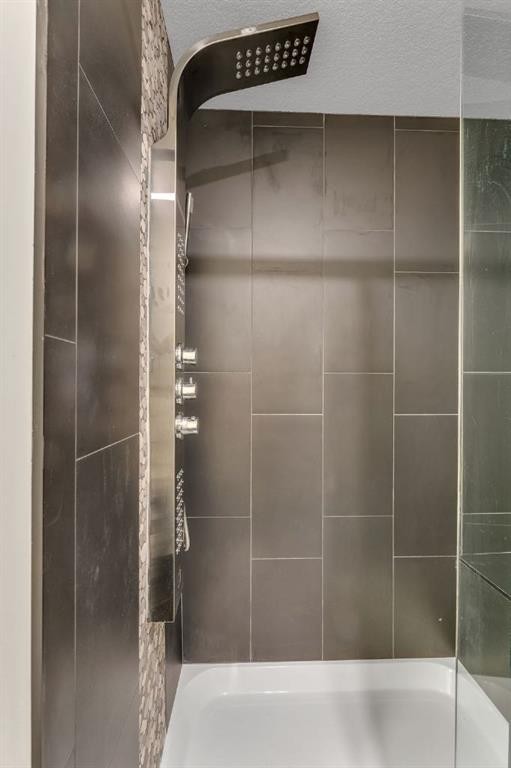 40 Evansfield Manor Nw, Calgary, AB - Indoor Photo Showing Bathroom