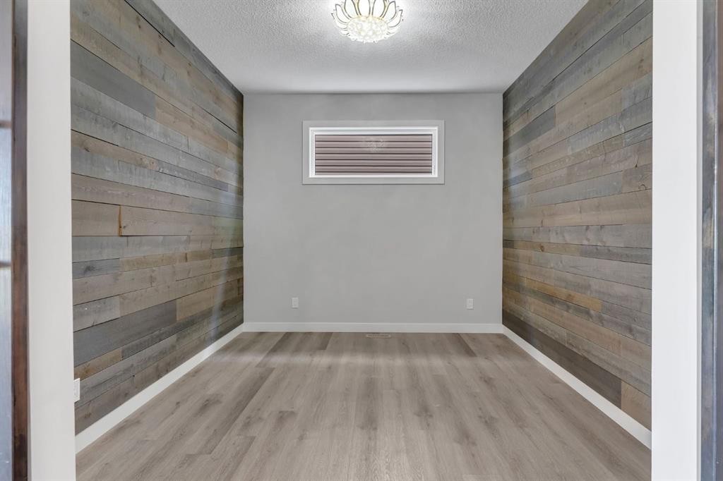 40 Evansfield Manor Nw, Calgary, AB - Indoor Photo Showing Other Room