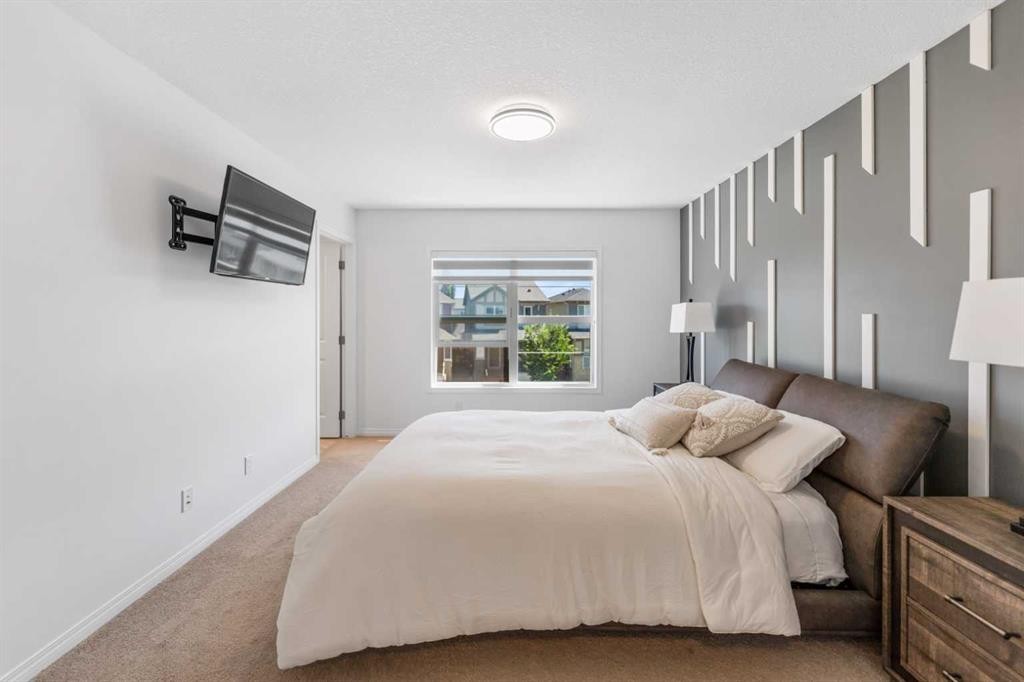 80 Legacy Glen Row Se, Calgary, AB - Indoor Photo Showing Bedroom