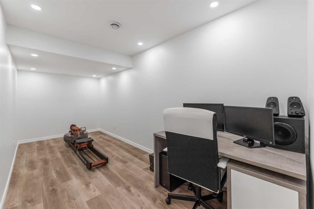 80 Legacy Glen Row Se, Calgary, AB - Indoor Photo Showing Office