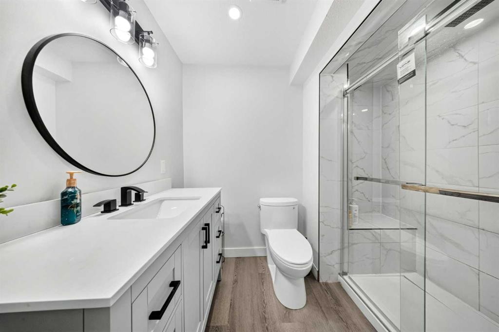 37 Rainbow Falls Boulevard, Chestermere, AB - Indoor Photo Showing Bedroom