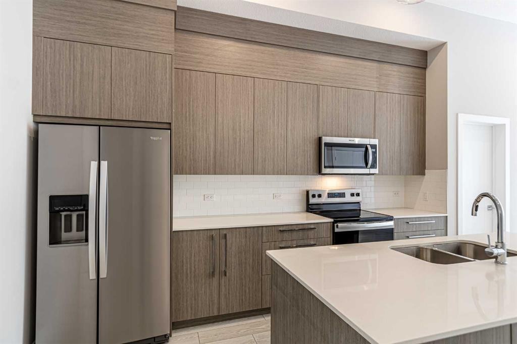 3122-60 Skyview Ranch Road Ne, Calgary, AB - Indoor Photo Showing Kitchen With Double Sink With Upgraded Kitchen