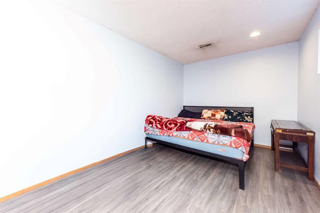 70 Martindale Boulevard Ne, Calgary, AB - Indoor Photo Showing Bedroom