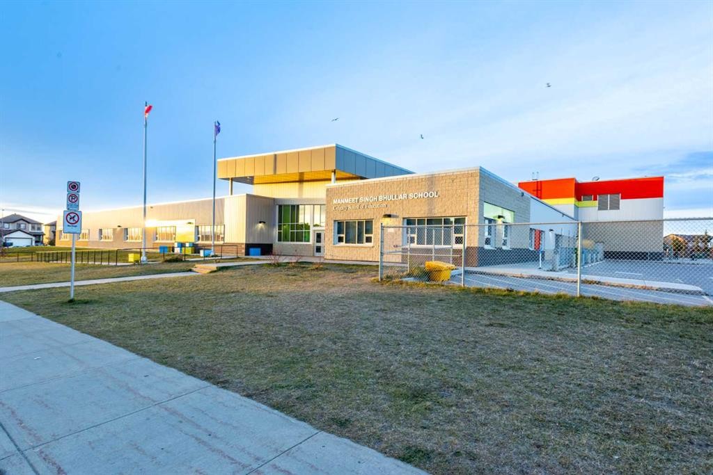 70 Martindale Boulevard Ne, Calgary, AB - Outdoor