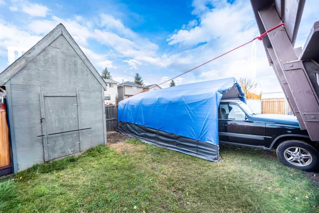 70 Martindale Boulevard Ne, Calgary, AB - Outdoor