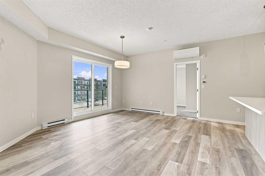 2306-33 Carringham Gate Nw, Calgary, AB - Indoor Photo Showing Other Room