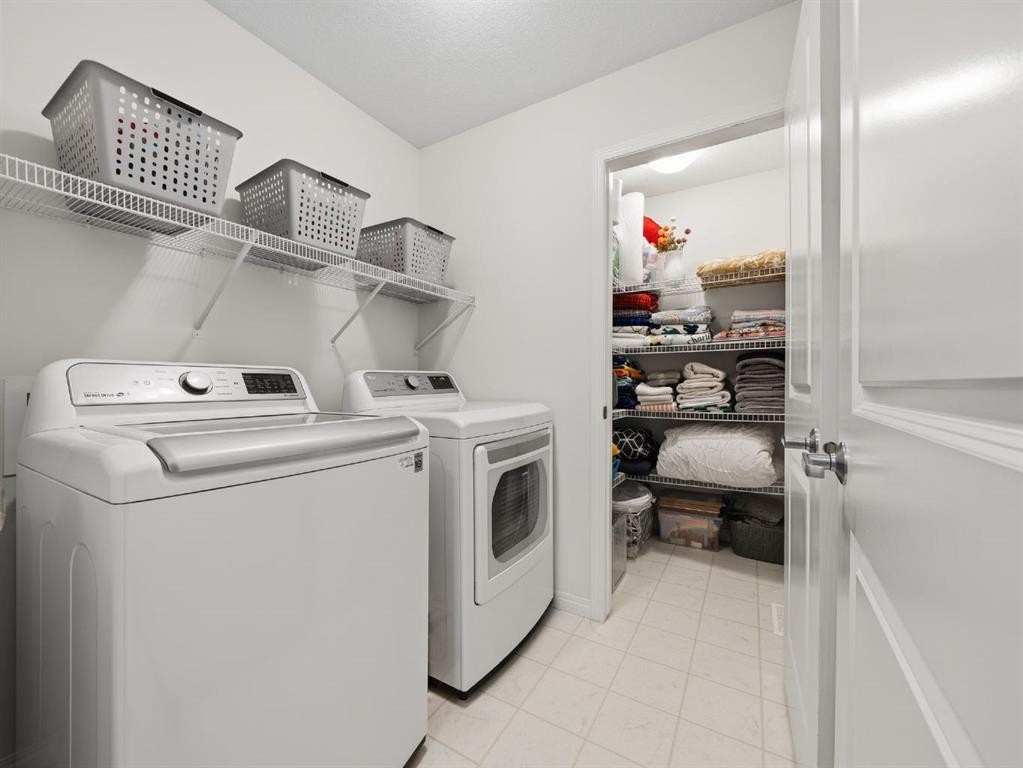 414 Windrow Common Sw, Airdrie, AB - Indoor Photo Showing Laundry Room