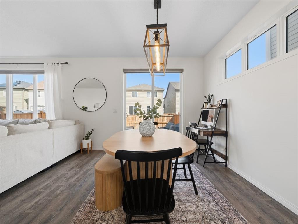 414 Windrow Common Sw, Airdrie, AB - Indoor Photo Showing Dining Room