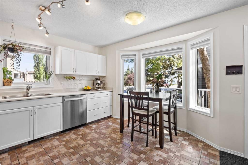 690 Regal Park Ne, Calgary, AB - Indoor