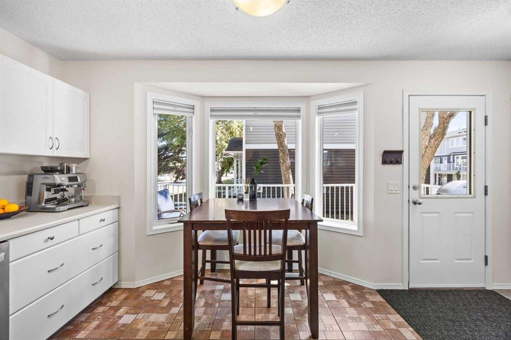 690 Regal Park Ne, Calgary, AB - Indoor