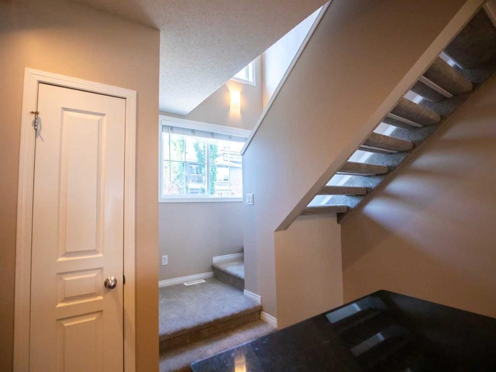 49 Auburn Bay Common Se, Calgary, AB - Indoor Photo Showing Other Room