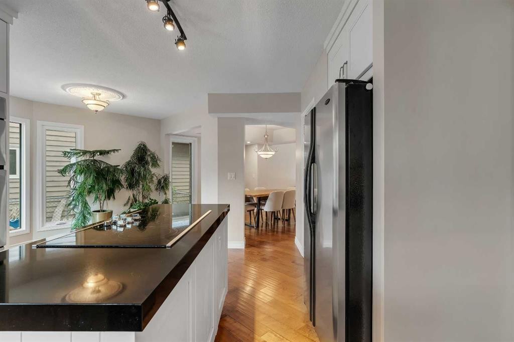 35 Strasbourg Bay Sw, Calgary, AB - Indoor