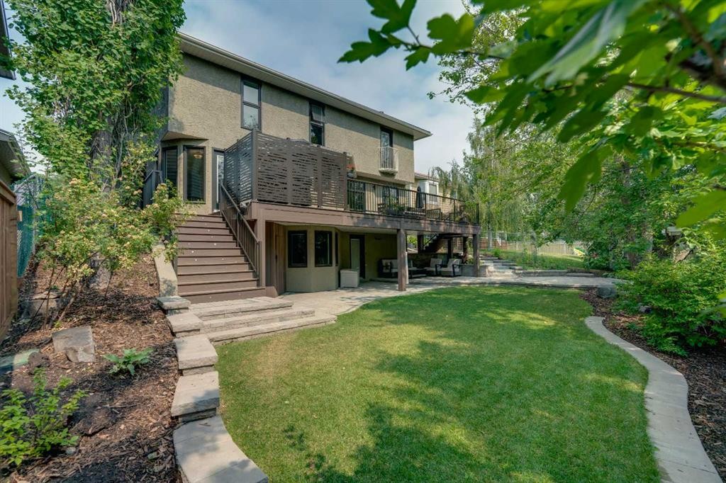 35 Strasbourg Bay Sw, Calgary, AB - Outdoor With Deck Patio Veranda