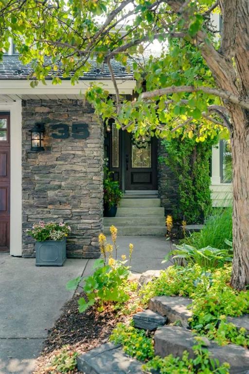35 Strasbourg Bay Sw, Calgary, AB - Outdoor