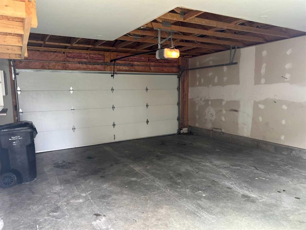 222 Skyview Ranch Boulevard Ne, Calgary, AB - Indoor Photo Showing Garage