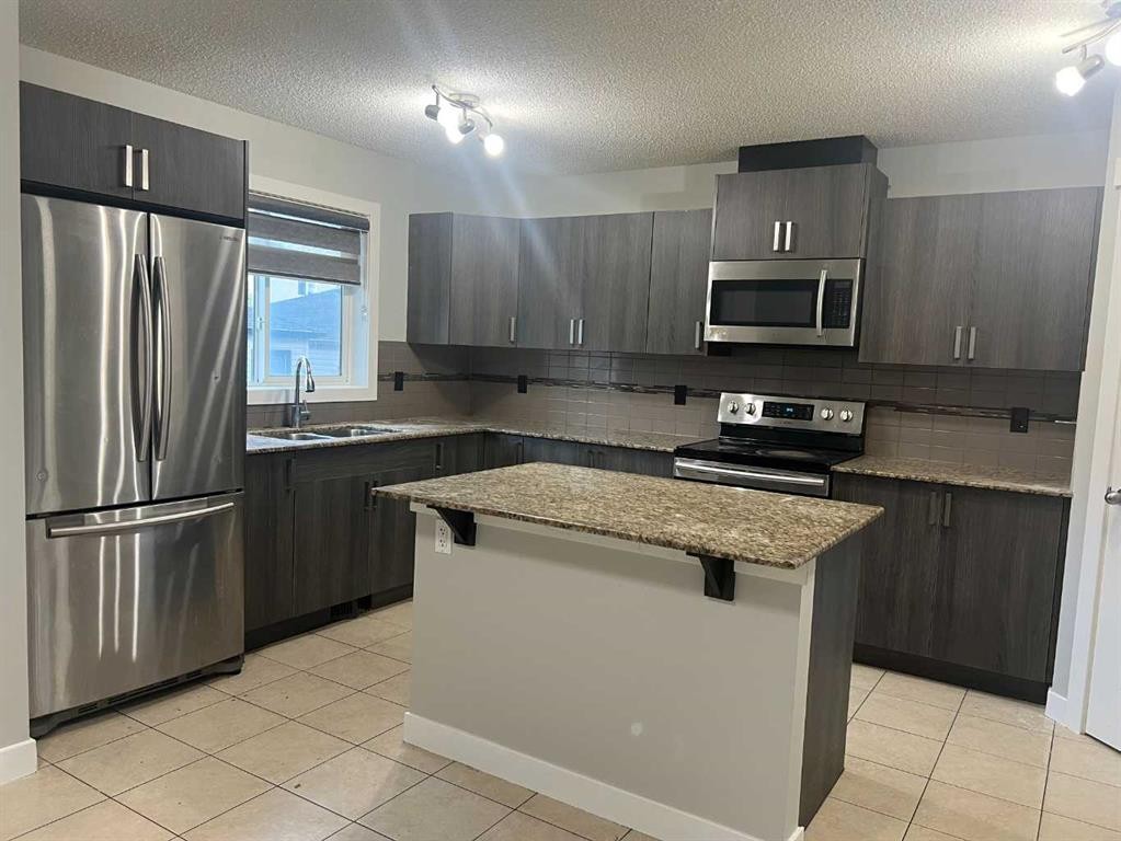 222 Skyview Ranch Boulevard Ne, Calgary, AB - Indoor Photo Showing Kitchen With Double Sink With Upgraded Kitchen