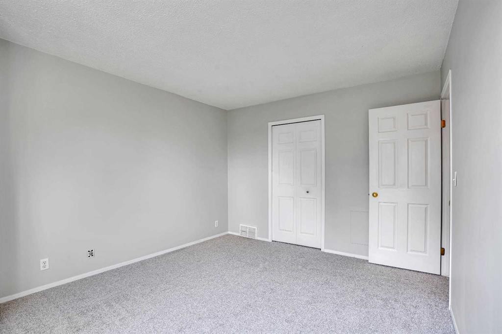 6-6404 4A Street Ne, Calgary, AB - Indoor Photo Showing Other Room