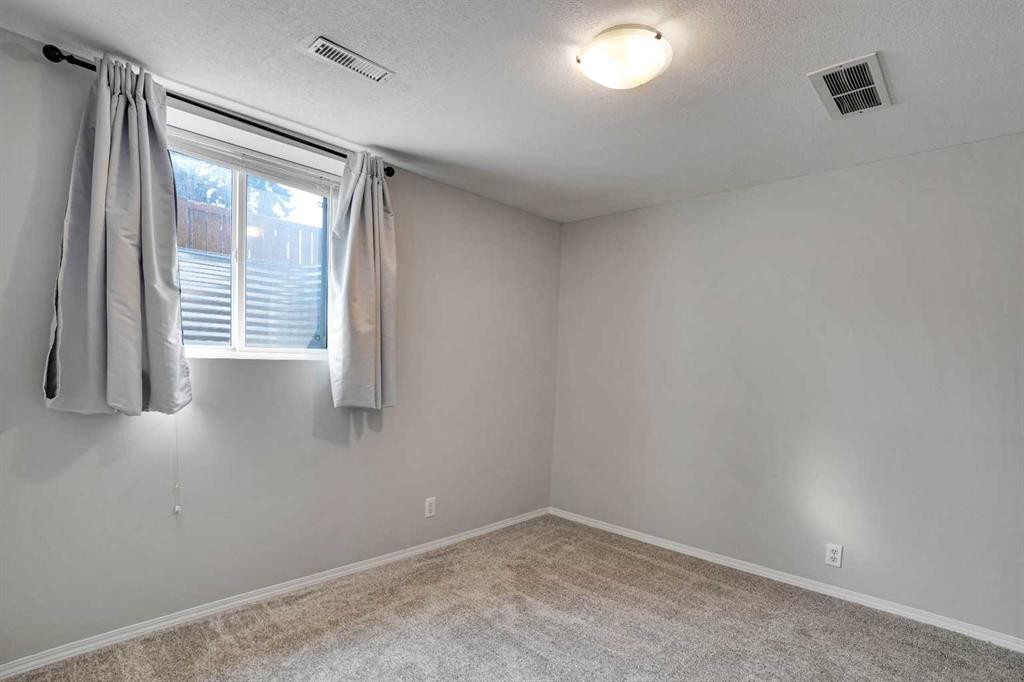 6-6404 4A Street Ne, Calgary, AB - Indoor Photo Showing Other Room