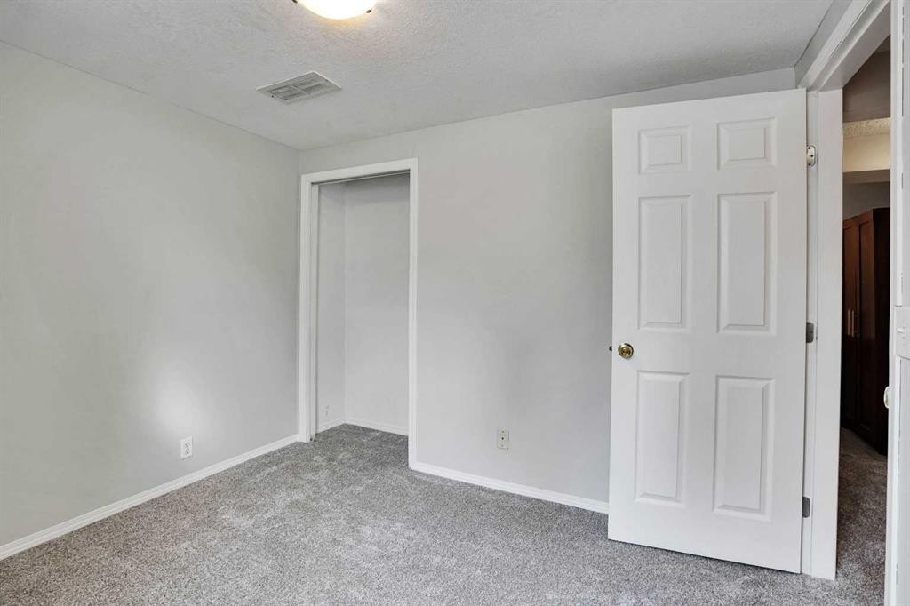 6-6404 4A Street Ne, Calgary, AB - Indoor Photo Showing Other Room