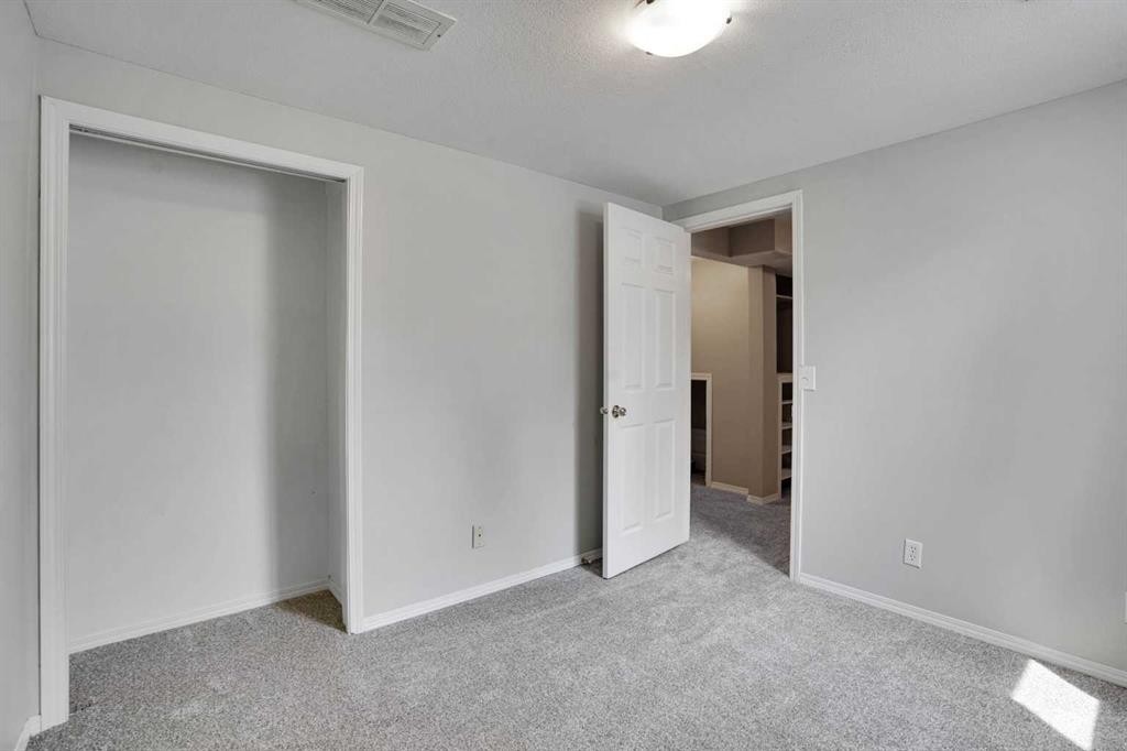 6-6404 4A Street Ne, Calgary, AB - Indoor Photo Showing Other Room