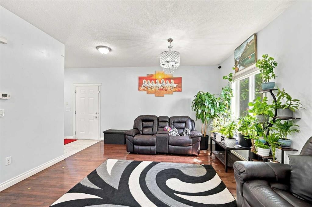 201 Saddlelake Drive Ne, Calgary, AB - Indoor