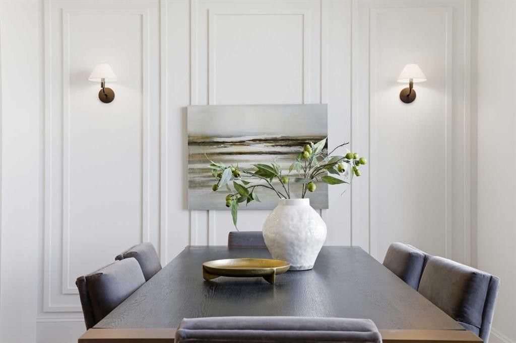 2023 27 Avenue Sw, Calgary, AB - Indoor Photo Showing Dining Room