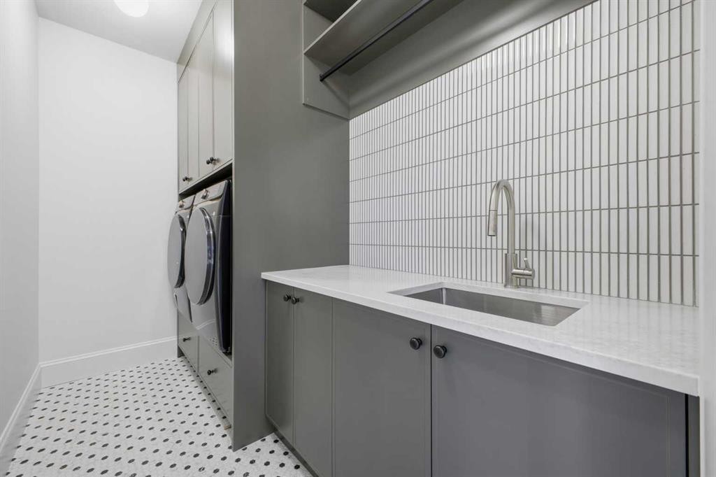2025 27 Avenue Sw, Calgary, AB - Indoor Photo Showing Laundry Room