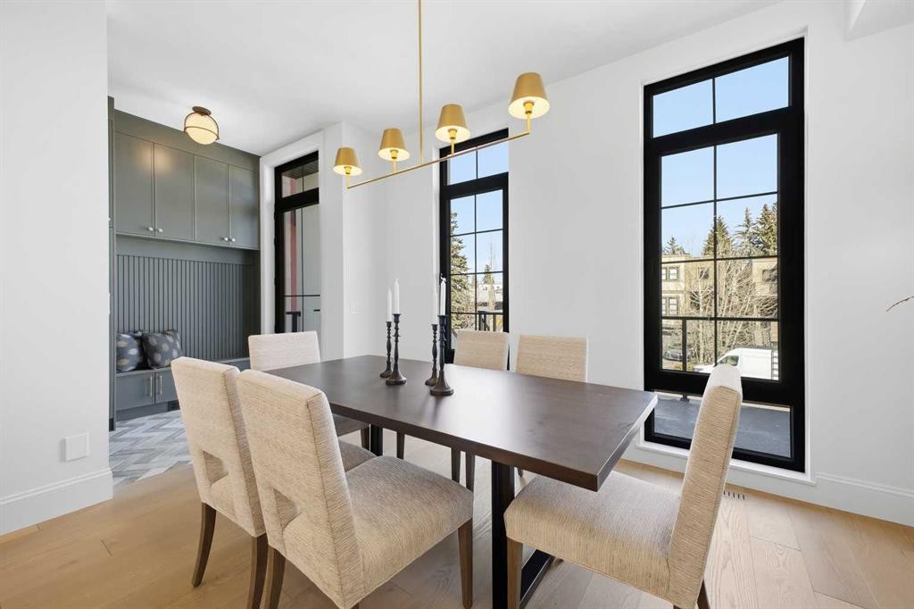 2025 27 Avenue Sw, Calgary, AB - Indoor Photo Showing Dining Room