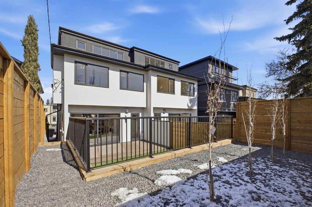 2025 27 Avenue Sw, Calgary, AB - Outdoor