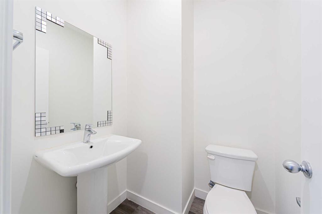 83 Savanna Park Ne, Calgary, AB - Indoor Photo Showing Bathroom