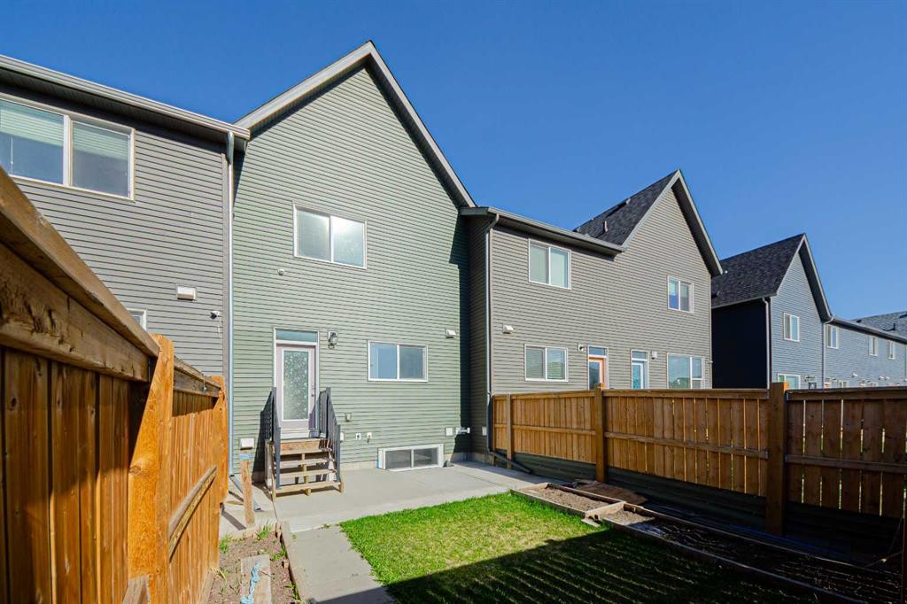 83 Savanna Park Ne, Calgary, AB - Outdoor With Exterior