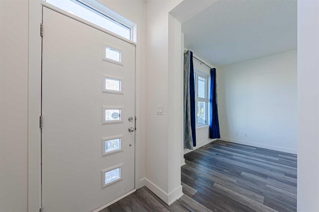 83 Savanna Park Ne, Calgary, AB - Indoor Photo Showing Other Room