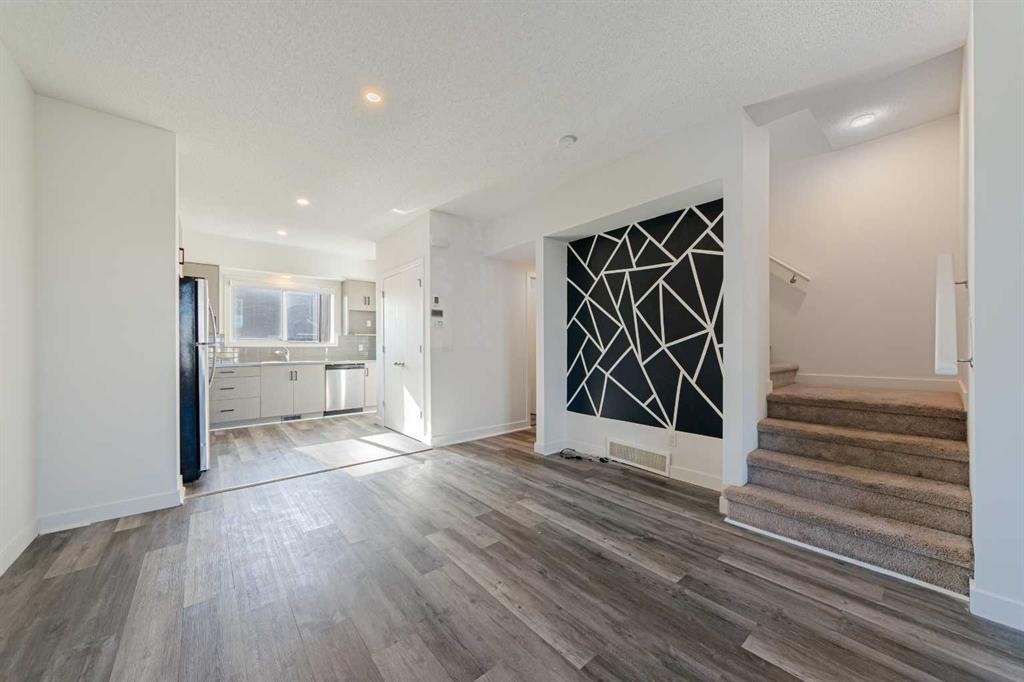 83 Savanna Park Ne, Calgary, AB - Indoor Photo Showing Other Room
