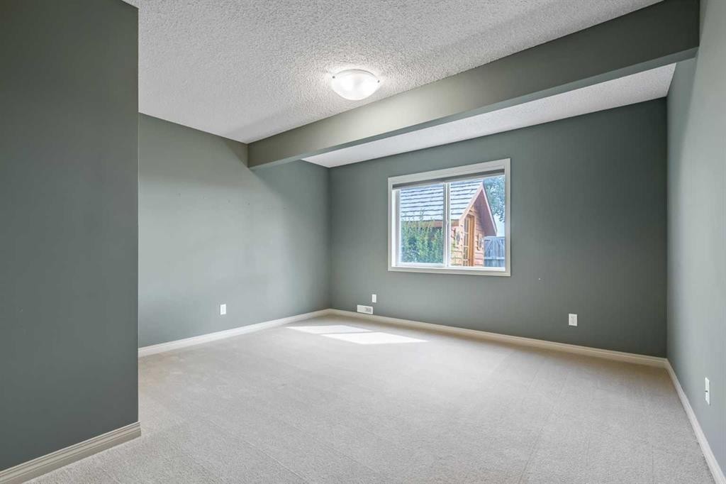 315 Willow Ridge Way, Diamond Valley, AB - Indoor Photo Showing Other Room