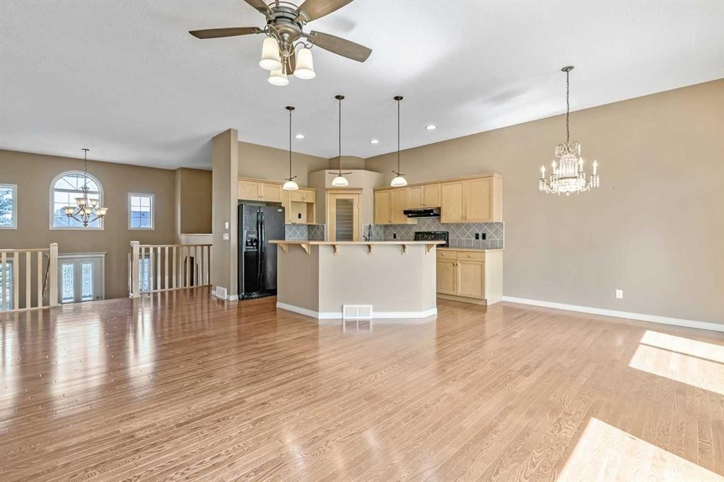 315 Willow Ridge Way, Diamond Valley, AB - Indoor Photo Showing Kitchen