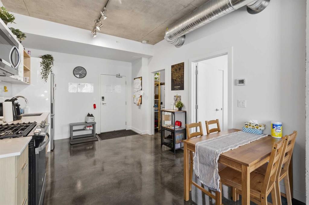 708-1319 14 Avenue, Calgary, AB - Indoor Photo Showing Kitchen