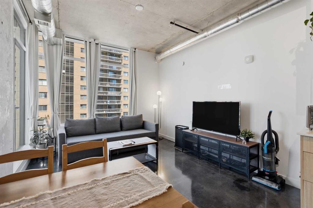 708-1319 14 Avenue, Calgary, AB - Indoor