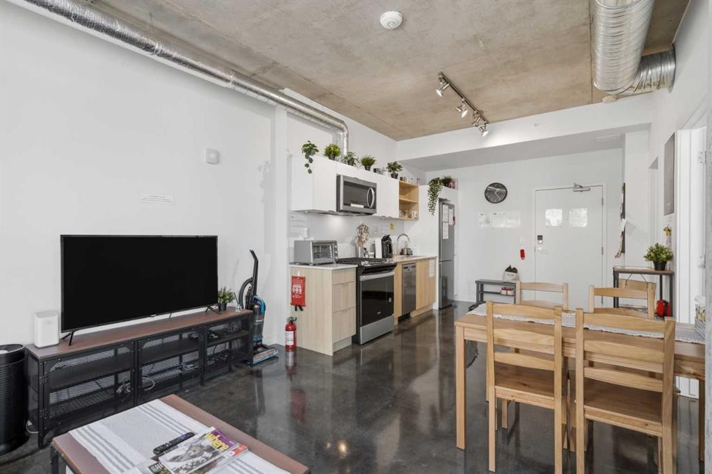 708-1319 14 Avenue, Calgary, AB - Indoor Photo Showing Other Room
