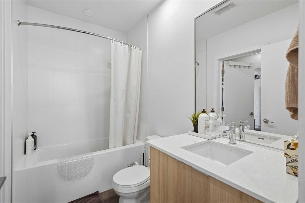 708-1319 14 Avenue, Calgary, AB - Indoor Photo Showing Bathroom