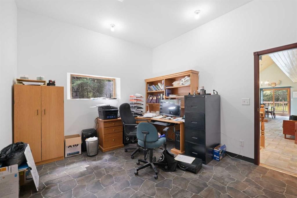 5 Eagle Drive, Waiparous, AB - Indoor Photo Showing Office