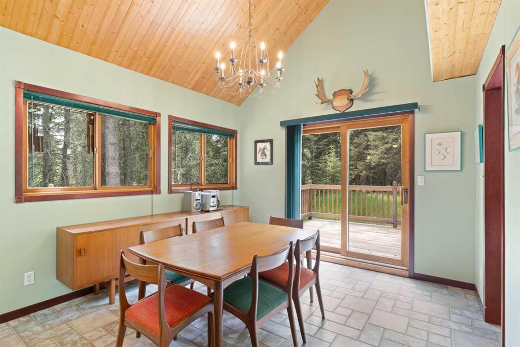 5 Eagle Drive, Waiparous, AB - Indoor Photo Showing Dining Room