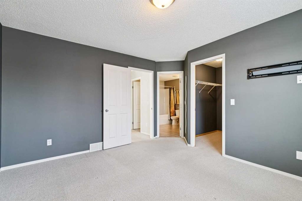 208 Everridge Way Sw, Calgary, AB - Indoor