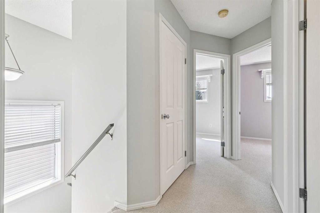 208 Everridge Way Sw, Calgary, AB - Indoor Photo Showing Other Room