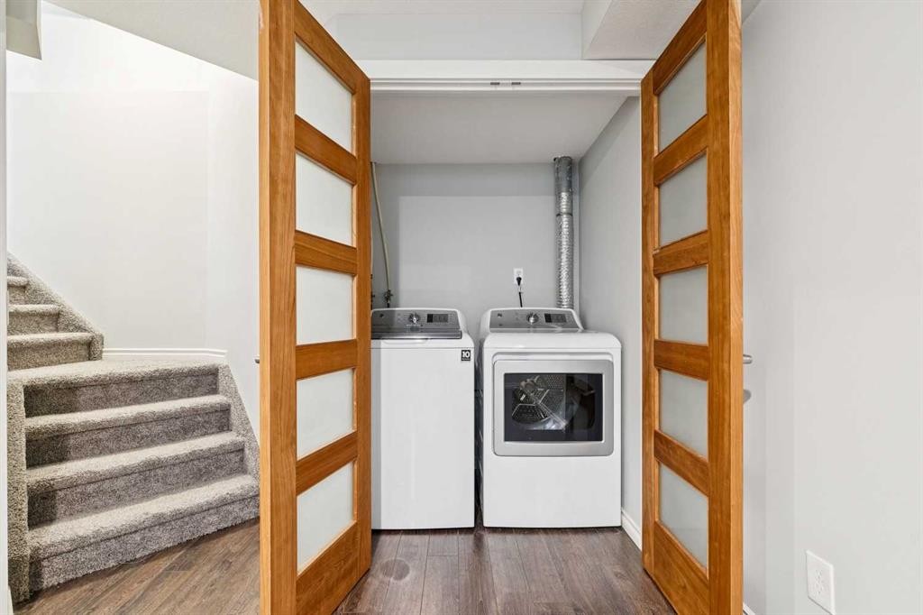 208 Everridge Way Sw, Calgary, AB - Indoor Photo Showing Laundry Room