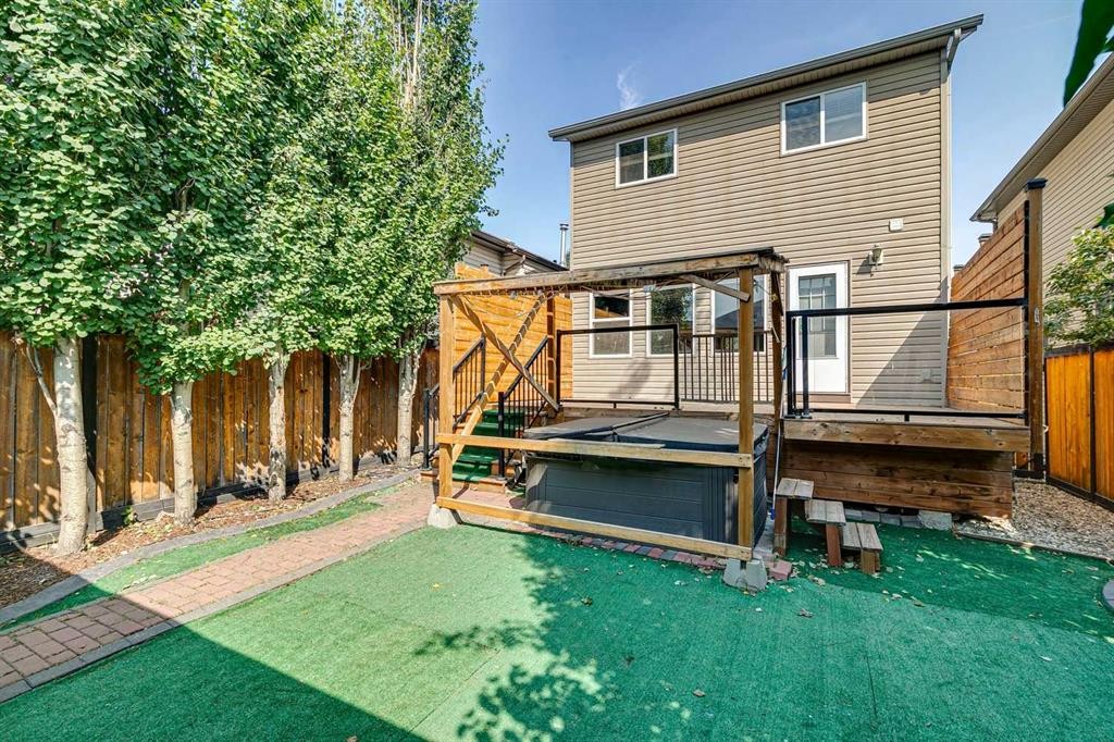 208 Everridge Way Sw, Calgary, AB - Outdoor With Deck Patio Veranda