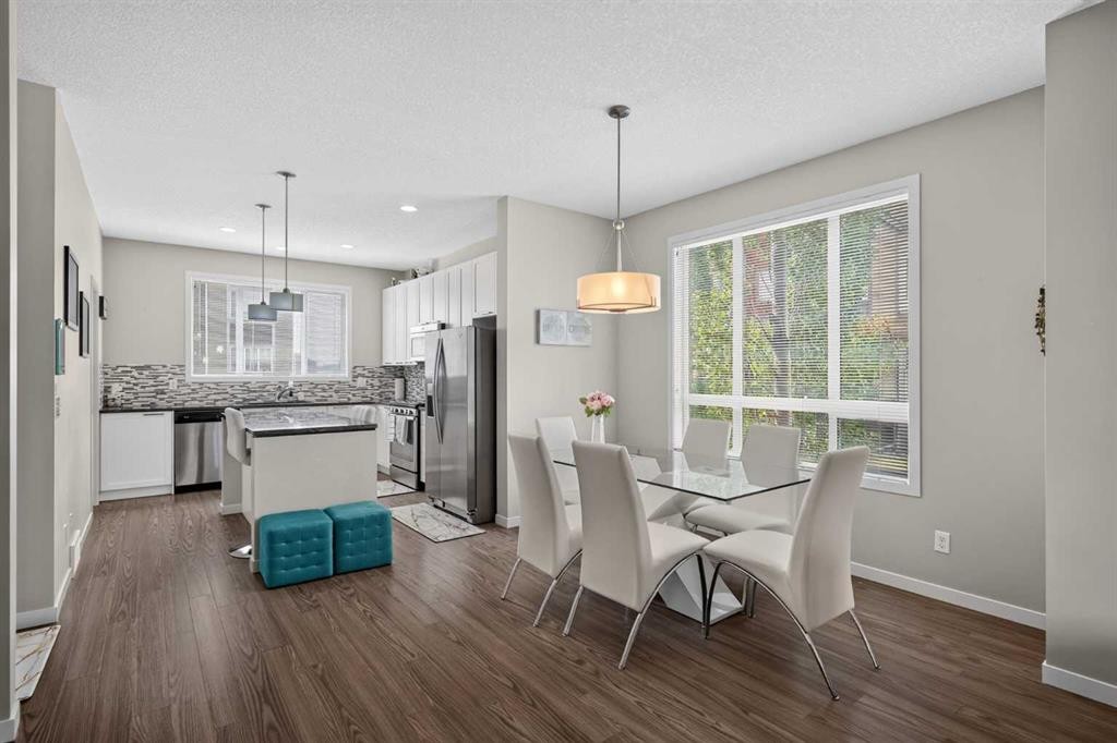 202 Copperpond Row Se, Calgary, AB - Indoor Photo Showing Dining Room