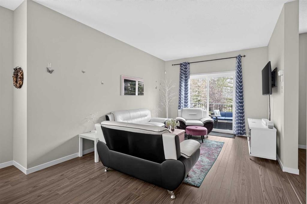 202 Copperpond Row Se, Calgary, AB - Indoor